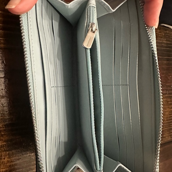 Coach baby blue embossed long wallet - like new condition - Picture 3 of 3